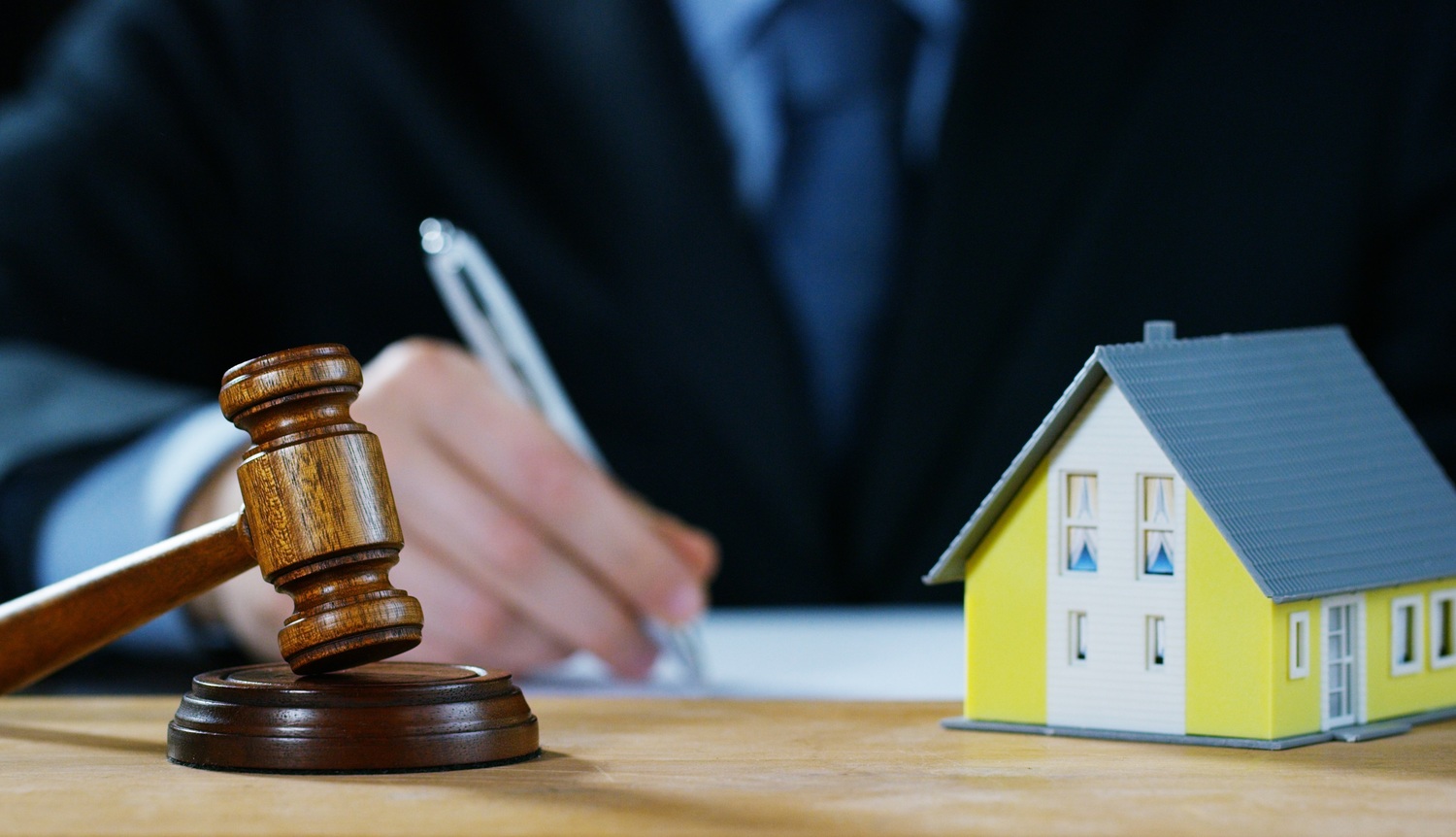 СЕМЕЙНЫЕ СПОРЫ<br>